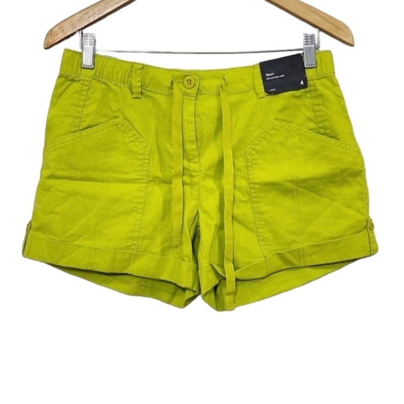 New York & Company Pants - NEW‎ YORK & COMPANY Women's shorts Sits Just below Waist Neon green Linen Size 4